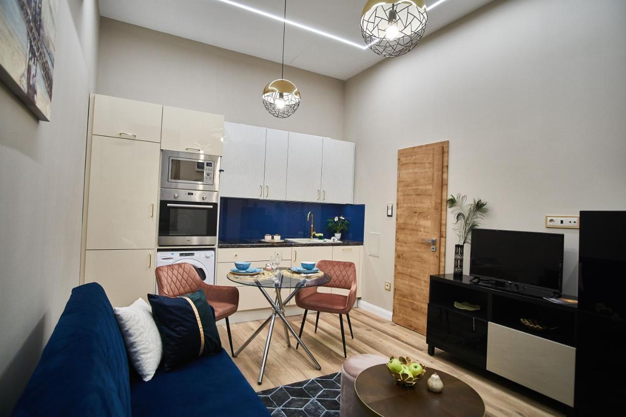 W18 Design - Downtown Apartament Budapeszt